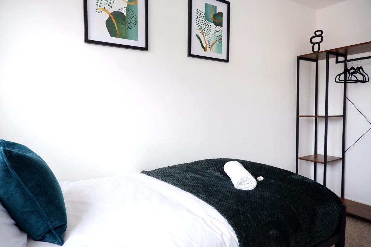 Comfortable And Cozy 4-Bedroom House Near The Hospital CBG Exteriér fotografie