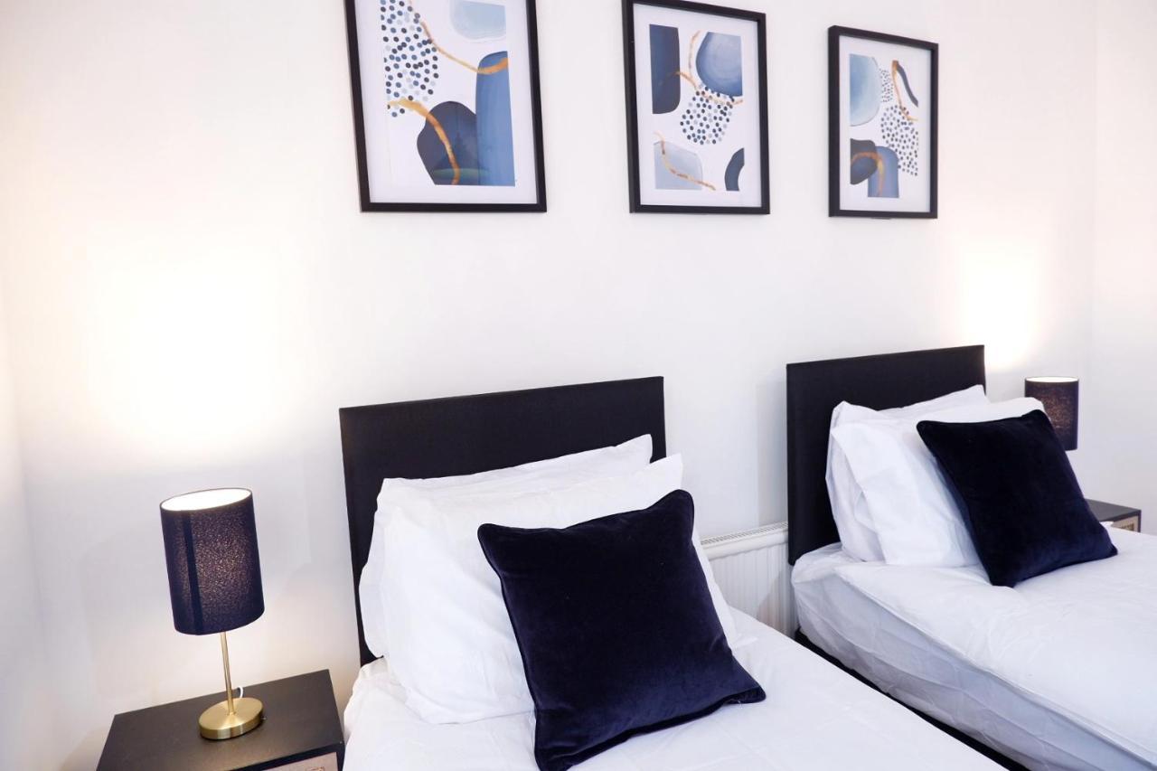 Comfortable And Cozy 4-Bedroom House Near The Hospital CBG Exteriér fotografie