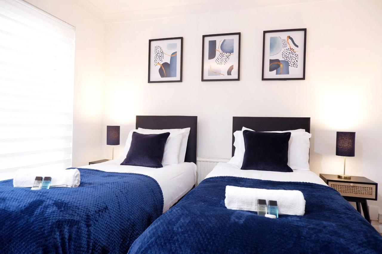 Comfortable And Cozy 4-Bedroom House Near The Hospital CBG Exteriér fotografie