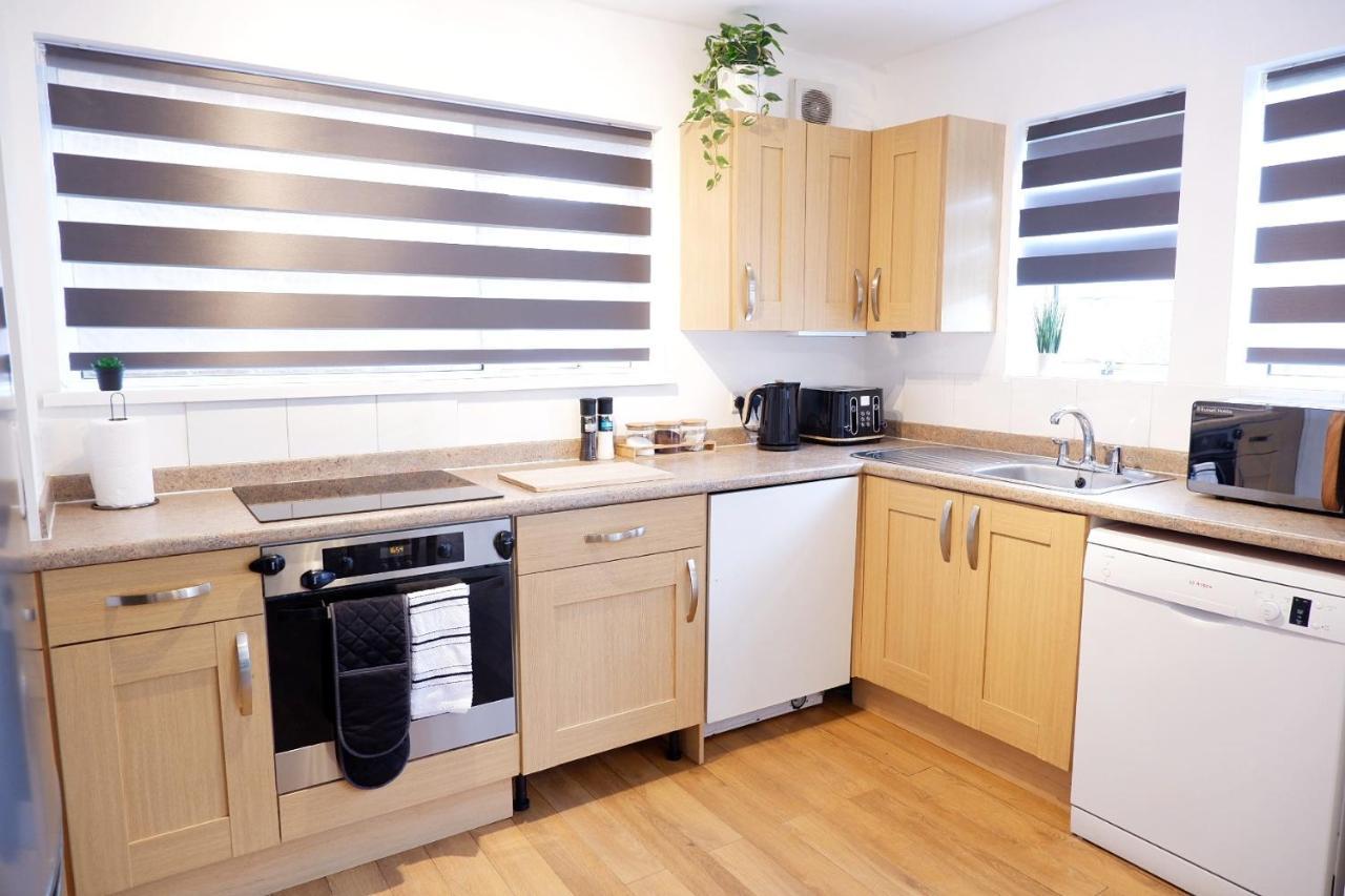 Comfortable And Cozy 4-Bedroom House Near The Hospital CBG Exteriér fotografie